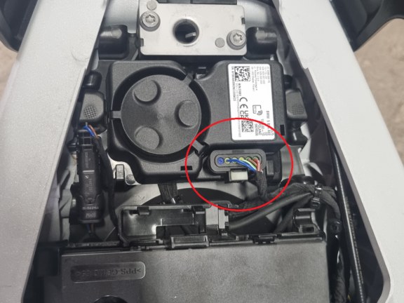 Ubicación del conector DWA en BMW R1300GS